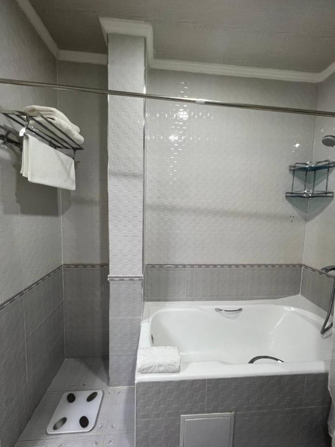 Hotel Afrosiyob Карши Екстериор снимка