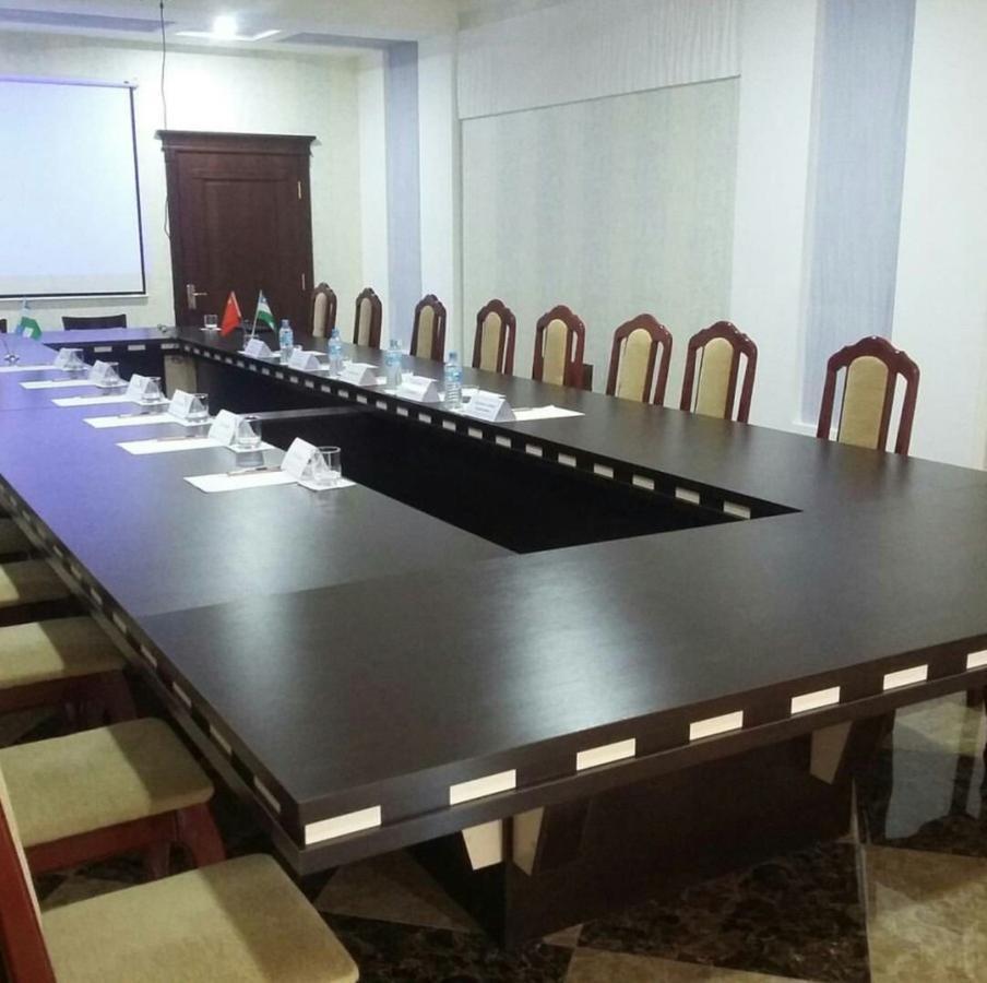 Hotel Afrosiyob Карши Екстериор снимка