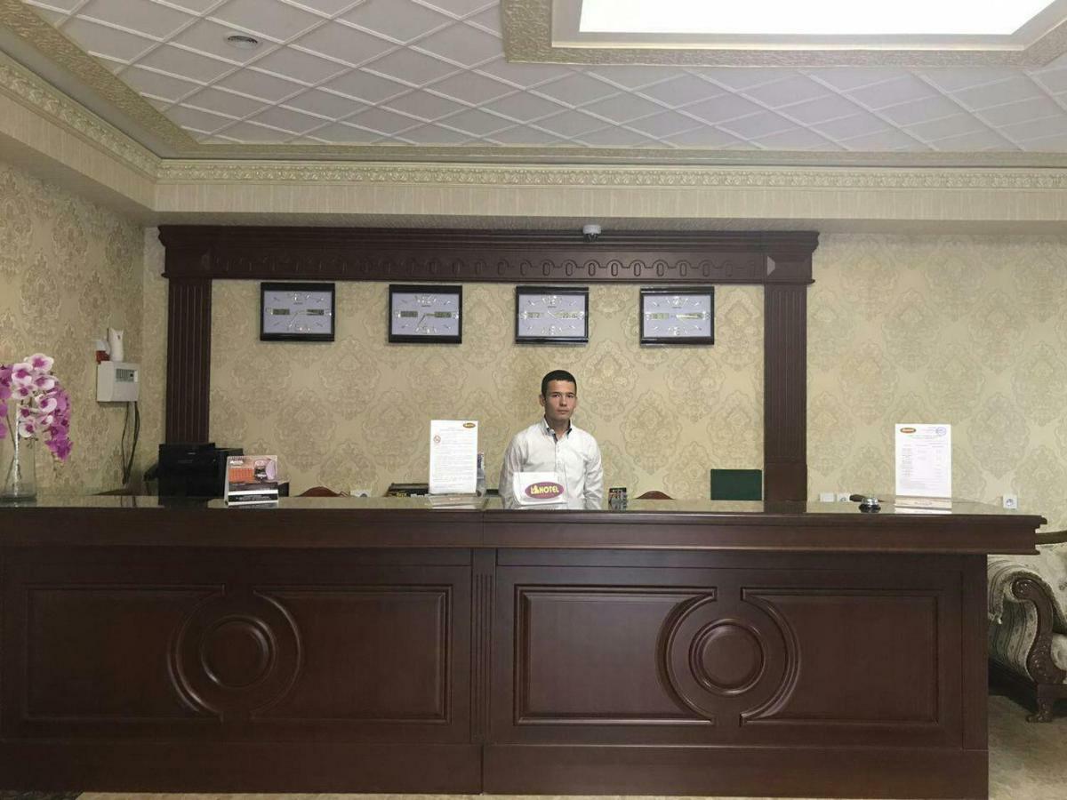Hotel Afrosiyob Карши Екстериор снимка